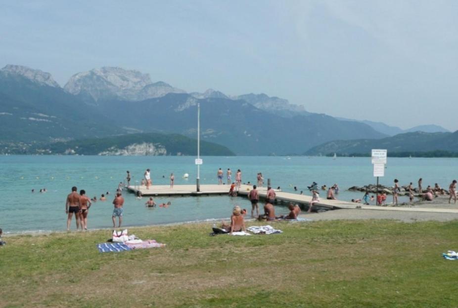Chambre Privee 2 Pas Du Lac Chez L'Habitant Севрие Экстерьер фото